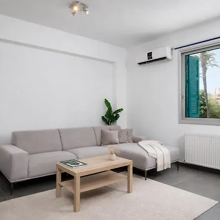 Timelessly Modern 1br In Old Town 아파트