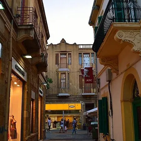 Timelessly Modern 1br In Old Town * 니코시아
