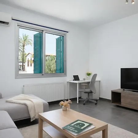 Timelessly Modern 1br In Old Town 아파트 니코시아